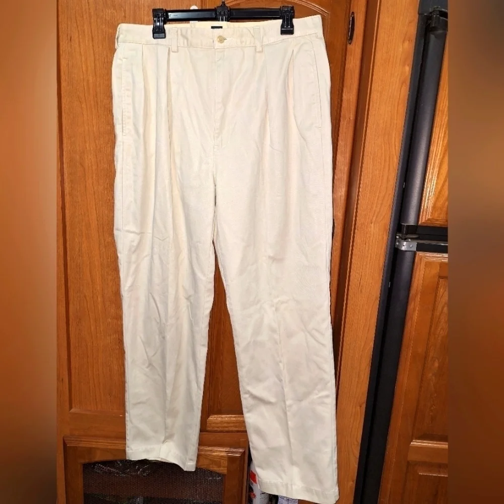 Ralph Lauren Polo Chino men's 100% cotton pants in a size 36x30.